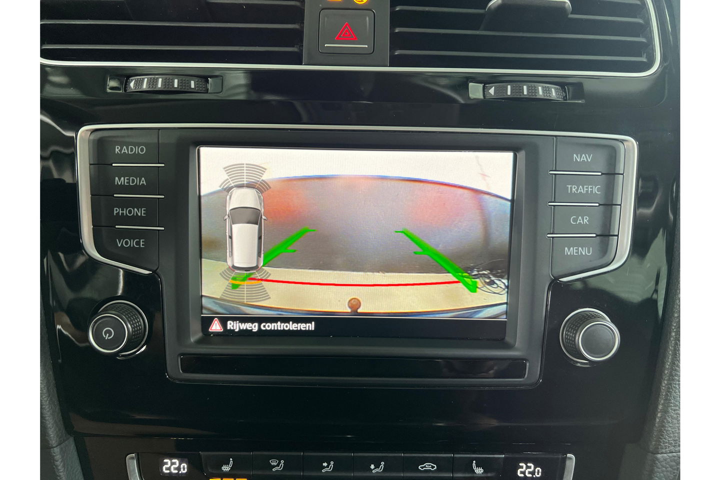 Volkswagen Golf 1.2 TSI Camera Trekhaak Clima Cruise Massagestoel Navi PDC 17''LMV