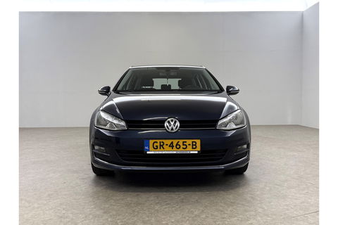 Volkswagen Golf 1.2 TSI Camera Trekhaak Clima Cruise Massagestoel Navi PDC 17''LMV