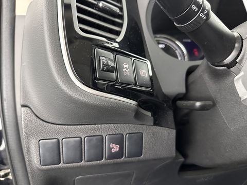 Mitsubishi Outlander 2.0 PHEV Business Edition X-Line Aut. *1/2LEATHER | NAVI-FULLMAP | KEYLESS | CAMERA | COMFORT-SEATS | ECC | PDC | CRUISE | 17''ALU | TOWBAR*