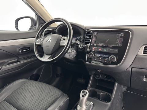 Mitsubishi Outlander 2.0 PHEV Business Edition X-Line Aut. *1/2LEATHER | NAVI-FULLMAP | KEYLESS | CAMERA | COMFORT-SEATS | ECC | PDC | CRUISE | 17''ALU | TOWBAR*