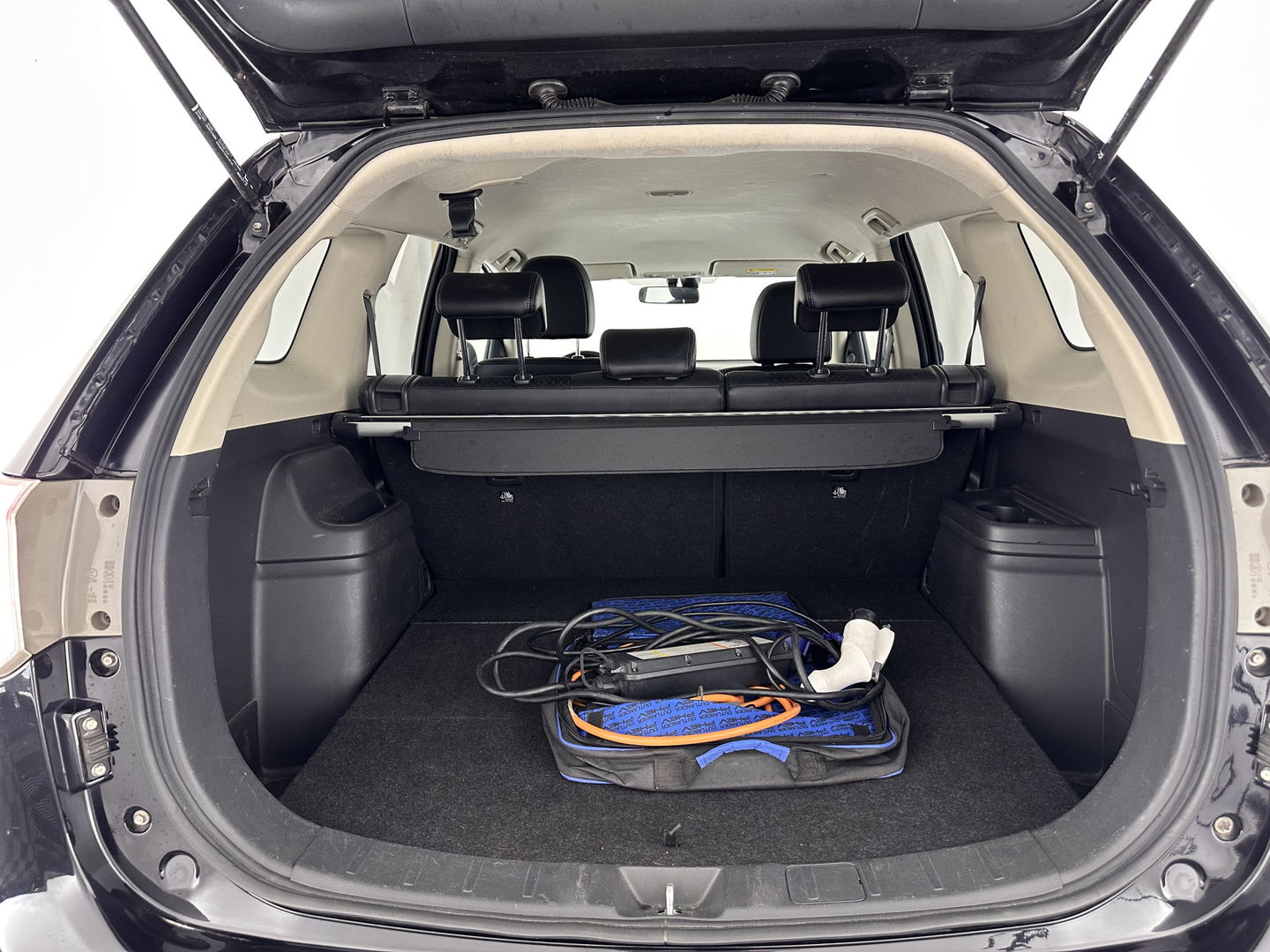 Mitsubishi Outlander 2.0 PHEV Business Edition X-Line Aut. *1/2LEATHER | NAVI-FULLMAP | KEYLESS | CAMERA | COMFORT-SEATS | ECC | PDC | CRUISE | 17''ALU | TOWBAR*
