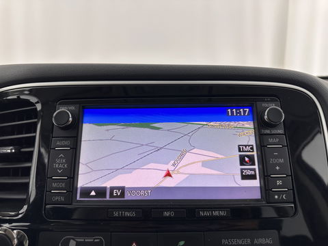Mitsubishi Outlander 2.0 PHEV Business Edition X-Line Aut. *1/2LEATHER | NAVI-FULLMAP | KEYLESS | CAMERA | COMFORT-SEATS | ECC | PDC | CRUISE | 17''ALU | TOWBAR*