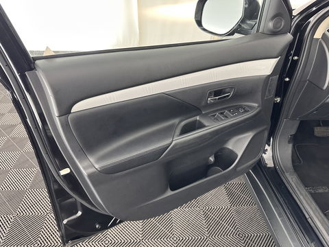 Mitsubishi Outlander 2.0 PHEV Business Edition X-Line Aut. *1/2LEATHER | NAVI-FULLMAP | KEYLESS | CAMERA | COMFORT-SEATS | ECC | PDC | CRUISE | 17''ALU | TOWBAR*