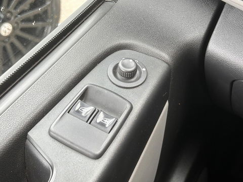 Renault Trafic 1.6 120pk L2H1 Comfort | Navigatie | Camera | Trekhaak | Sidebars |