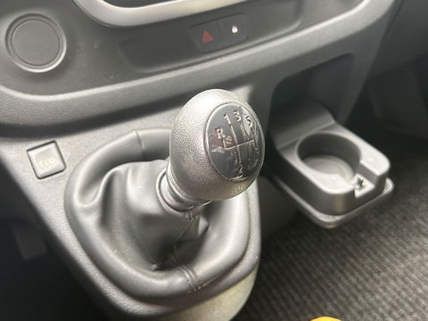 Renault Trafic 1.6 120pk L2H1 Comfort | Navigatie | Camera | Trekhaak | Sidebars |