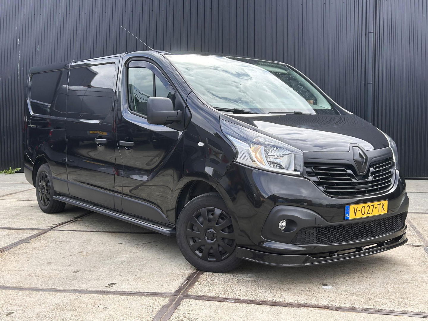 Renault Trafic 1.6 120pk L2H1 Comfort | Navigatie | Camera | Trekhaak | Sidebars |