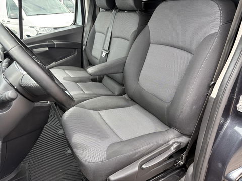 Renault Trafic 2.0dCi 170pk EDC L2H1 Extra | Keyless | Camera | Navigatie | Imperiaal | Luxe | Velgen | Automaat |