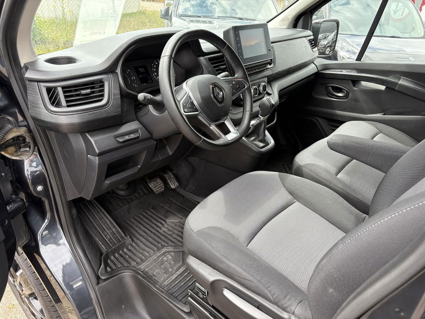Renault Trafic 2.0dCi 170pk EDC L2H1 Extra | Keyless | Camera | Navigatie | Imperiaal | Luxe | Velgen | Automaat |