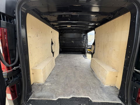 Renault Trafic 2.0dCi 170pk EDC L2H1 Extra | Keyless | Camera | Navigatie | Imperiaal | Luxe | Velgen | Automaat |