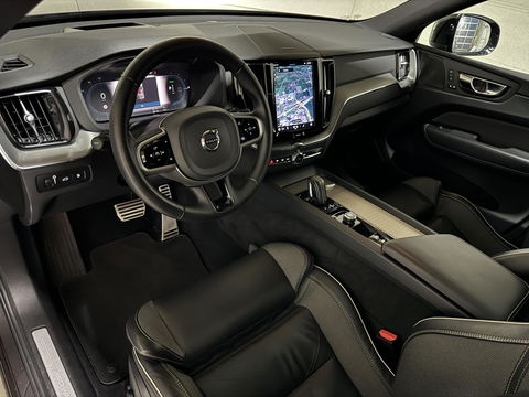 Volvo XC60 2.0 T6 Recharge AWD R-Design Pano Luchtvering H/K 360° Trekh. NAP