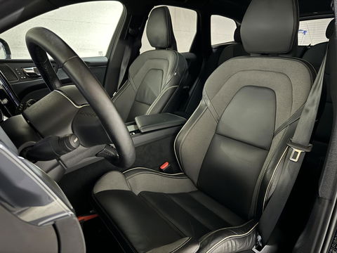 Volvo XC60 2.0 T6 Recharge AWD R-Design Pano Luchtvering H/K 360° Trekh. NAP