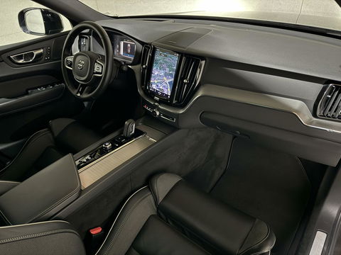 Volvo XC60 2.0 T6 Recharge AWD R-Design Pano Luchtvering H/K 360° Trekh. NAP