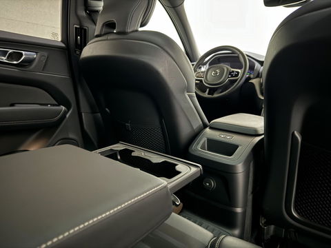 Volvo XC60 2.0 T6 Recharge AWD R-Design Pano Luchtvering H/K 360° Trekh. NAP