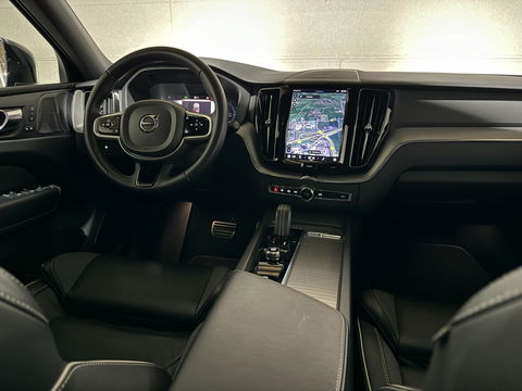 Volvo XC60 2.0 T6 Recharge AWD R-Design Pano Luchtvering H/K 360° Trekh. NAP