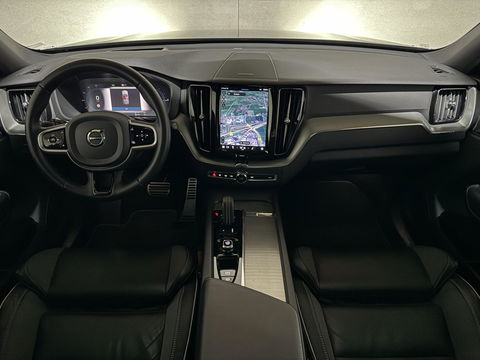 Volvo XC60 2.0 T6 Recharge AWD R-Design Pano Luchtvering H/K 360° Trekh. NAP