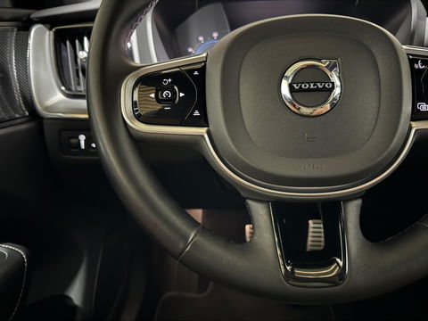 Volvo XC60 2.0 T6 Recharge AWD R-Design Pano Luchtvering H/K 360° Trekh. NAP