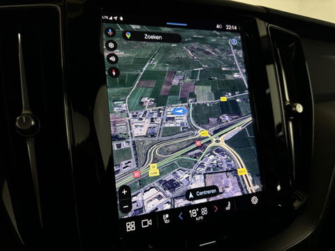 Volvo XC60 2.0 T6 Recharge AWD R-Design Pano Luchtvering H/K 360° Trekh. NAP