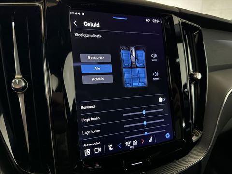 Volvo XC60 2.0 T6 Recharge AWD R-Design Pano Luchtvering H/K 360° Trekh. NAP