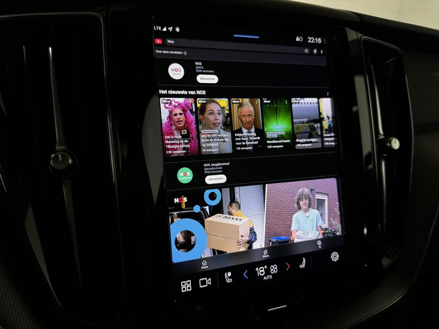Volvo XC60 2.0 T6 Recharge AWD R-Design Pano Luchtvering H/K 360° Trekh. NAP