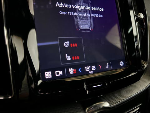 Volvo XC60 2.0 T6 Recharge AWD R-Design Pano Luchtvering H/K 360° Trekh. NAP