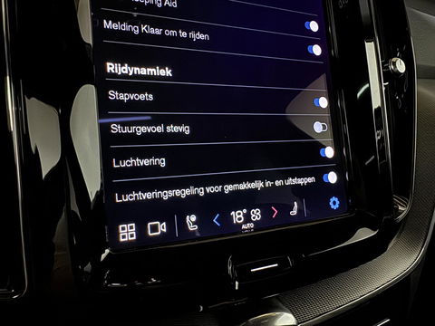 Volvo XC60 2.0 T6 Recharge AWD R-Design Pano Luchtvering H/K 360° Trekh. NAP
