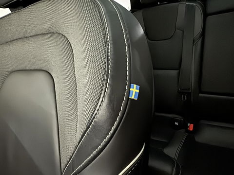 Volvo XC60 2.0 T6 Recharge AWD R-Design Pano Luchtvering H/K 360° Trekh. NAP