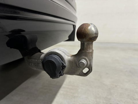 Volvo XC60 2.0 T6 Recharge AWD R-Design Pano Luchtvering H/K 360° Trekh. NAP