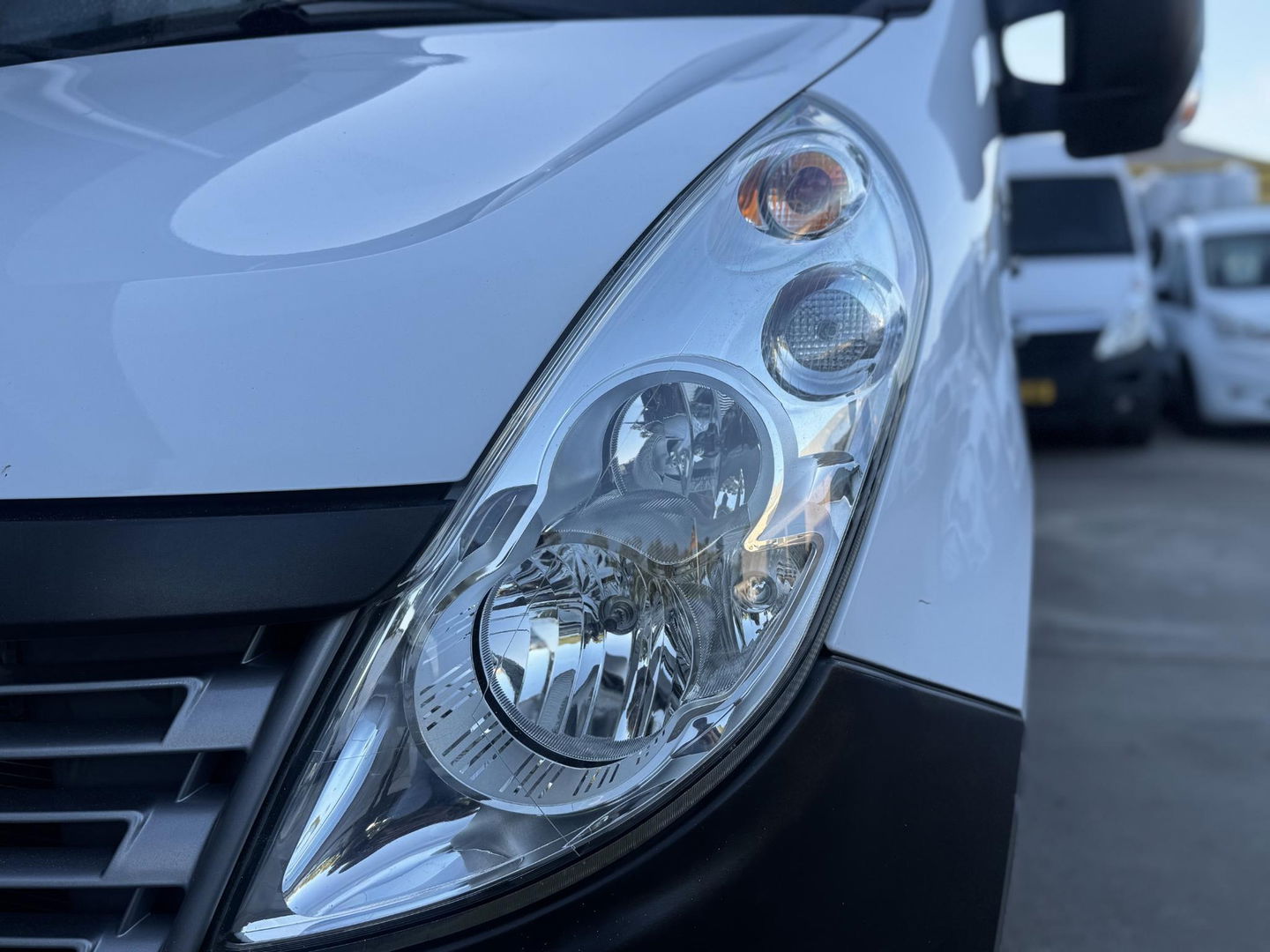 Renault Master T35 2.3 dCi L2H2 LAADKLEP / AIRCO / CRUISE CONTROLE / N.A.P / EURO 6
