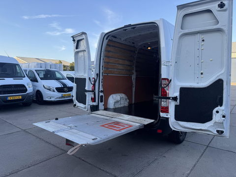 Renault Master T35 2.3 dCi L2H2 LAADKLEP / AIRCO / CRUISE CONTROLE / N.A.P / EURO 6