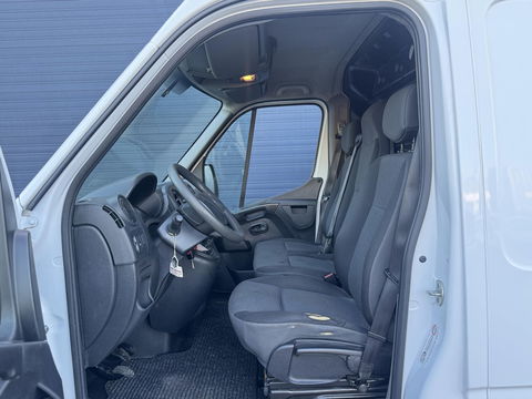 Renault Master T35 2.3 dCi L2H2 LAADKLEP / AIRCO / CRUISE CONTROLE / N.A.P / EURO 6
