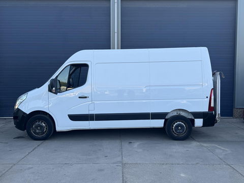 Renault Master T35 2.3 dCi L2H2 LAADKLEP / AIRCO / CRUISE CONTROLE / N.A.P / EURO 6