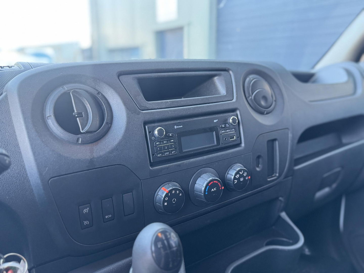 Renault Master T35 2.3 dCi L2H2 LAADKLEP / AIRCO / CRUISE CONTROLE / N.A.P / EURO 6