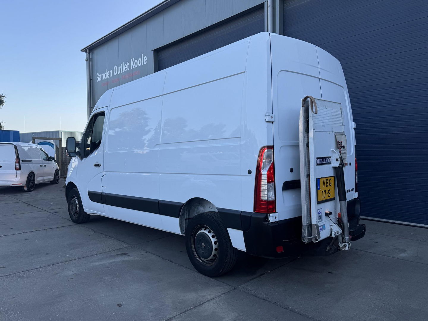 Renault Master T35 2.3 dCi L2H2 LAADKLEP / AIRCO / CRUISE CONTROLE / N.A.P / EURO 6