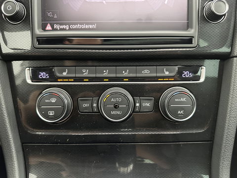 Volkswagen Golf 1.4 TSI GTE Aut. *PANO | FULL-LED | FULL-LEATHER | LANE-ASSIST | BLIND-SPOT | ADAPTIVE-CRUISE | CAMERA | DAB | NAVI-FULLMAP | ECC | PDC | SPORT/HEATED-SEATS | 18"ALU*