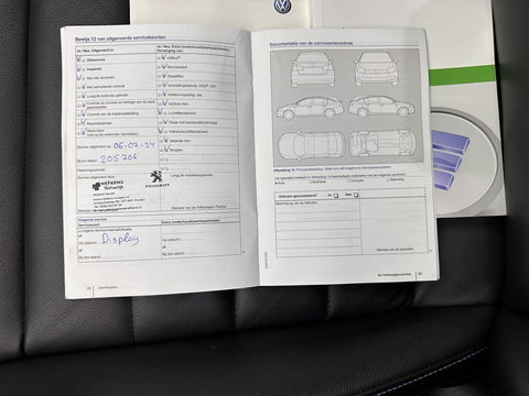Volkswagen Golf 1.4 TSI GTE Aut. *PANO | FULL-LED | FULL-LEATHER | LANE-ASSIST | BLIND-SPOT | ADAPTIVE-CRUISE | CAMERA | DAB | NAVI-FULLMAP | ECC | PDC | SPORT/HEATED-SEATS | 18"ALU*