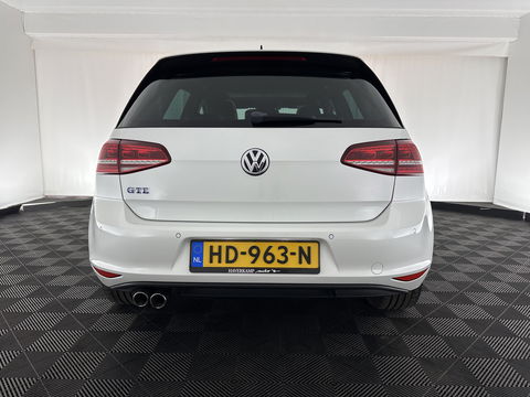 Volkswagen Golf 1.4 TSI GTE Aut. *PANO | FULL-LED | FULL-LEATHER | LANE-ASSIST | BLIND-SPOT | ADAPTIVE-CRUISE | CAMERA | DAB | NAVI-FULLMAP | ECC | PDC | SPORT/HEATED-SEATS | 18"ALU*