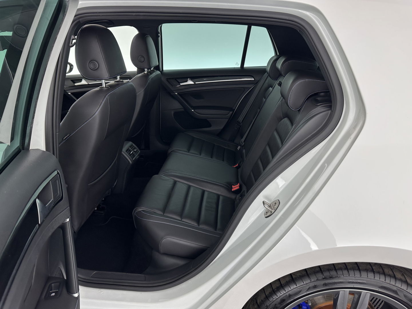 Volkswagen Golf 1.4 TSI GTE Aut. *PANO | FULL-LED | FULL-LEATHER | LANE-ASSIST | BLIND-SPOT | ADAPTIVE-CRUISE | CAMERA | DAB | NAVI-FULLMAP | ECC | PDC | SPORT/HEATED-SEATS | 18"ALU*