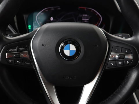 BMW 3-serie 330i High Executive | Panoramadak | Leder | Stoelverwarming | Adaptive cruise | Sport Line | Camera | Live Cockpit | Sportstoelen | Carplay | Navigatie | Full LED