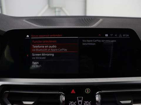 BMW 3-serie 330i High Executive | Panoramadak | Leder | Stoelverwarming | Adaptive cruise | Sport Line | Camera | Live Cockpit | Sportstoelen | Carplay | Navigatie | Full LED