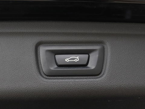 BMW 3-serie 330i High Executive | Panoramadak | Leder | Stoelverwarming | Adaptive cruise | Sport Line | Camera | Live Cockpit | Sportstoelen | Carplay | Navigatie | Full LED