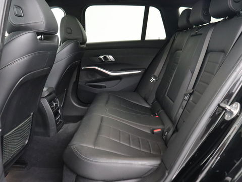 BMW 3-serie 330i High Executive | Panoramadak | Leder | Stoelverwarming | Adaptive cruise | Sport Line | Camera | Live Cockpit | Sportstoelen | Carplay | Navigatie | Full LED