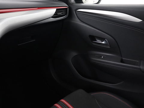 Opel Corsa 1.2 GS Line | Camera | Carplay | Navigatie | Climate control | Keyless | Sportstoelen | Full LED | Getint glas | Cruise control