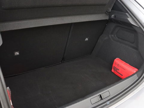 Opel Corsa 1.2 GS Line | Camera | Carplay | Navigatie | Climate control | Keyless | Sportstoelen | Full LED | Getint glas | Cruise control
