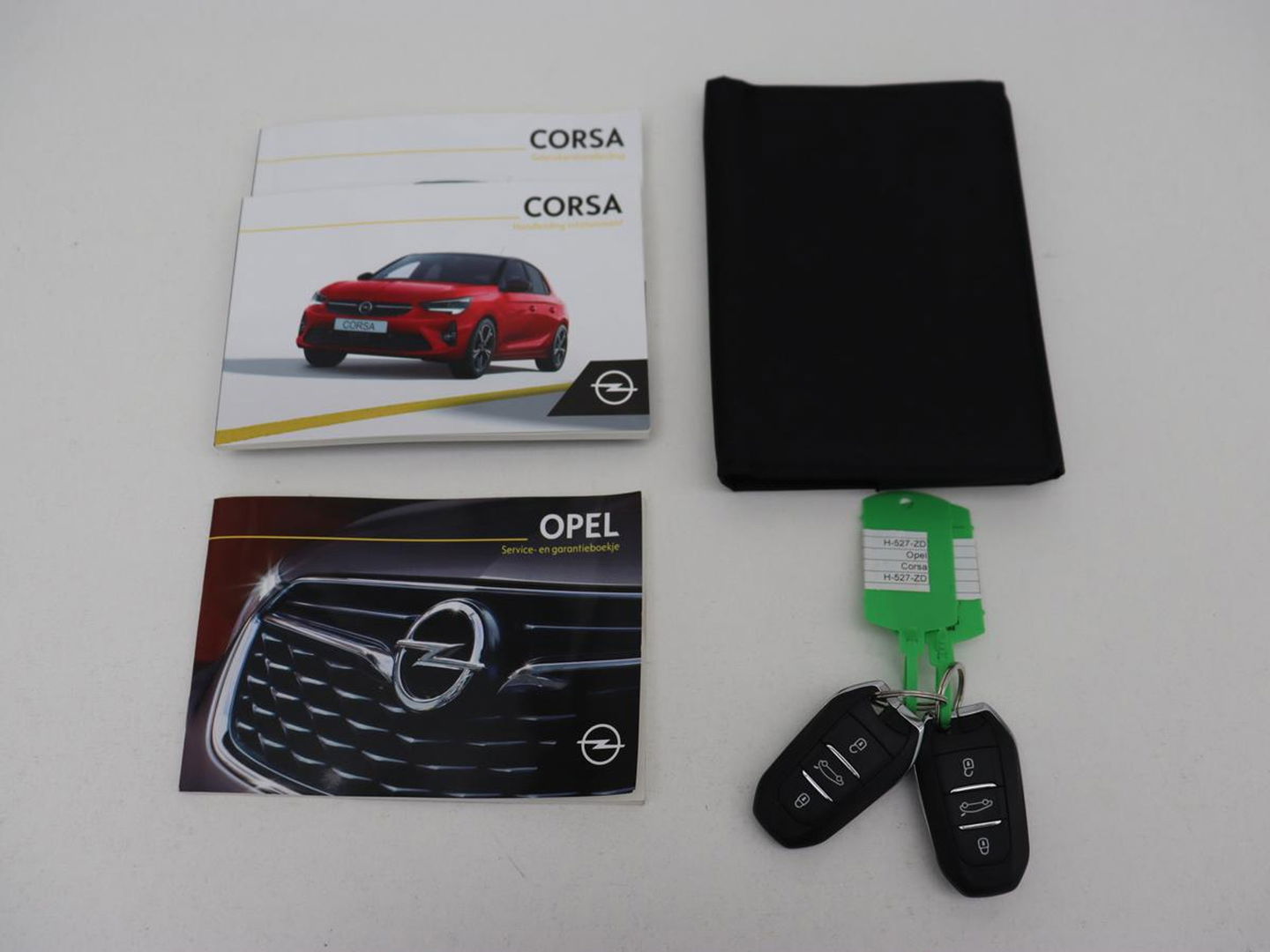 Opel Corsa 1.2 GS Line | Camera | Carplay | Navigatie | Climate control | Keyless | Sportstoelen | Full LED | Getint glas | Cruise control