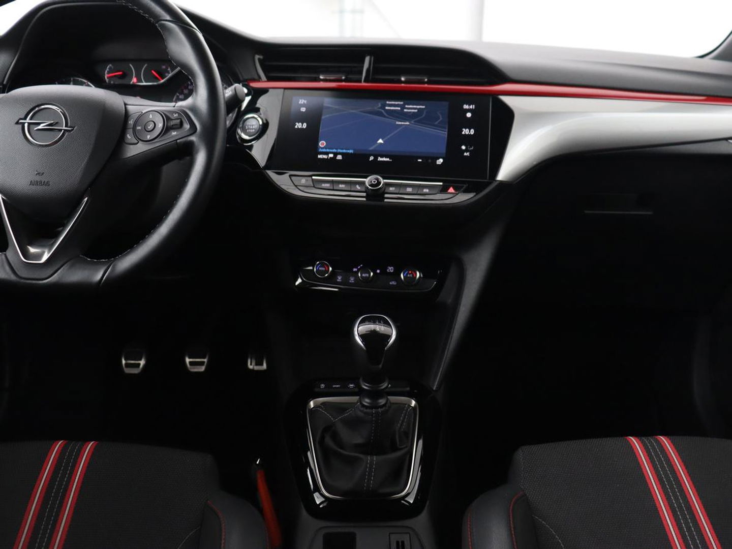 Opel Corsa 1.2 GS Line | Camera | Carplay | Navigatie | Climate control | Keyless | Sportstoelen | Full LED | Getint glas | Cruise control