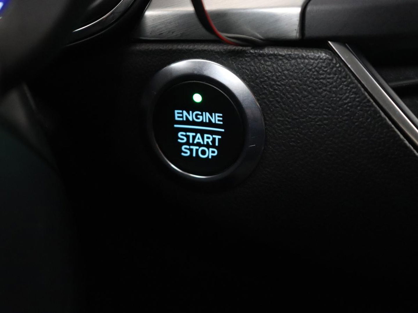 Ford Focus 1.0 EcoBoost Hybrid Titanium X | Stoel & stuurverwarming | Camera | Trekhaak | Carplay | Digital Cockpit | Full LED | Keyless