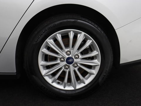 Ford Focus 1.0 EcoBoost Hybrid Titanium X | Stoel & stuurverwarming | Camera | Trekhaak | Carplay | Digital Cockpit | Full LED | Keyless
