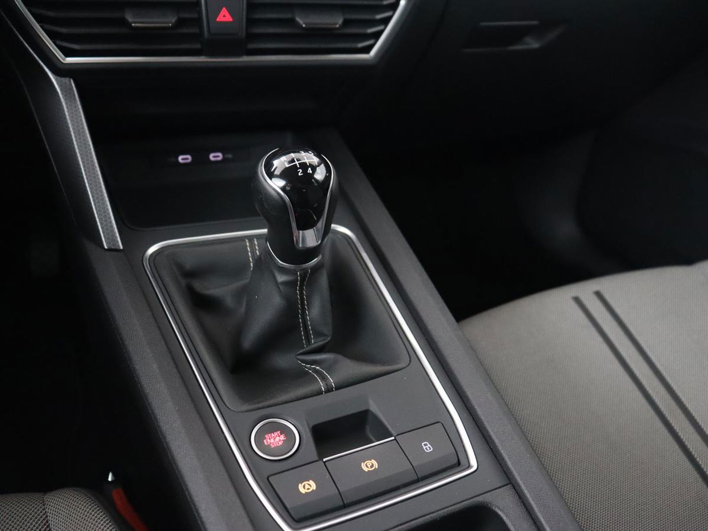 SEAT Leon 1.5 TSI Style Launch Edition | Trekhaak | Camera | Adaptive cruise | Carplay | Parkeerhulp | Navigatie | Full LED