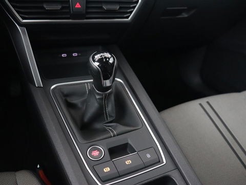 SEAT Leon 1.5 TSI Style Launch Edition | Trekhaak | Camera | Adaptive cruise | Carplay | Parkeerhulp | Navigatie | Full LED
