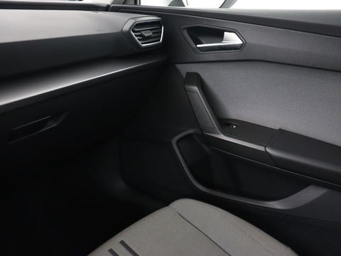 SEAT Leon 1.5 TSI Style Launch Edition | Trekhaak | Camera | Adaptive cruise | Carplay | Parkeerhulp | Navigatie | Full LED